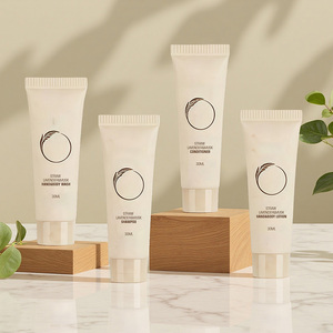Etiquetas Personalizadas, Sets de Artículos de Aseo de Alta Gama para Hoteles con Artículos de Tocador y Sets de Ducha/Champú Totalmente Naturales - Product Image 1
