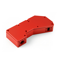Caja de Aluminio Anodizado Rojo Mecanizada por CNC, Ensamblaje Completo con Conector de Puerto Roscado para Módulo Electrónico Industrial
