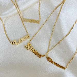 Gioielli alla Moda 2025 Collana in Acciaio al Titanio Placcato con Ciondolo Personalizzato 'Mama/Love/Sister/Dream' in Oro 18K - Product Image 4