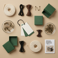 Étiquettes suspendues double couche en papier vélin translucide vert forêt, étiquettes personnalisées pour vêtements en carton, logo en relief, OEM ODM, faible MOQ