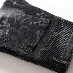 Jeans de Mezclilla Negros Desgastados para Hombre con Bolsillos Laterales con Cremallera, Estilo Urbano, para Uso Diario y Ocasiones Casuales - Product Image 4
