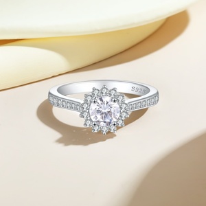 Anillos de Plata de Ley 925 de Alta Calidad, Joyería Minimalista de Diseño, Chapados en Rodio, Certificados por CMA para Mujer - Nueva Llegada para Fiestas - Product Image 2