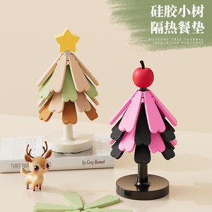 Set de table en silicone de qualité supérieure pour Noël, résistant à la chaleur, pour la décoration de la maison et de la cuisine, origine Yiwu - Product Image 4