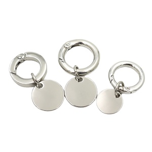 Fabricant de porte-clés, fermoir à breloques, <span class=keywords><strong>mousqueton</strong></span> rond en métal, 16mm 19mm 26mm <span class=keywords><strong>30mm</strong></span>, logo gravé personnalisé, ressort, anneau en O, accessoires de sac - Product Image 1