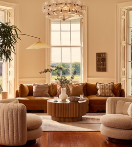 أريكة قطاعية عصرية أنيقة من القطيفة البرتقالية الدافئة بتصميم منحني للمناطق المعيشية - Product Image 3