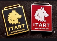 Logo en alliage de Zinc personnalisé étiquettes de logo de nom en métal pour siège de voiture sacs de canapé Plaques de boucle en métal argenté étiquettes de vêtements d'habillement