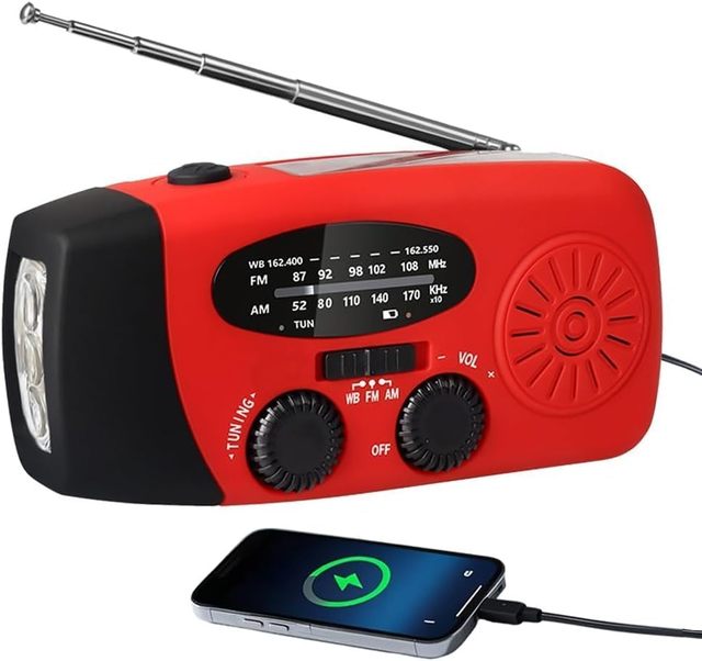 Portable 2000mAh Power Bank USB Charger Emergency Solar Hand Crank AM FM Radio SOS Signal Flashlight Function Factory Plastic