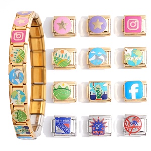 Pulsera de dijes italianos INS populares, de acero inoxidable que no se deslustra, chapada en oro de 18 quilates, con dije de la Estatua de la Libertad - Product Image 1