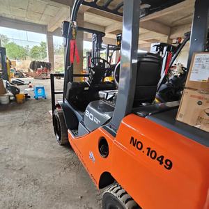 Chariot élévateur Toyota 30 d'occasion, 3 tonnes, mini, bon état, d'origine japonaise, avec moteur et moteur, prix avantageux - Product Image 3