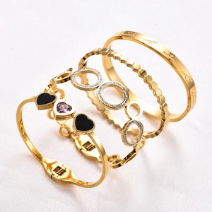 Bracelet manchette ouvert en acier inoxydable délicat avec zircone en forme de cœur pour femme, accessoire de bijouterie en métal, cadeau - Product Image 1
