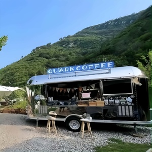 Camion de restauration rapide entièrement équipé, durable, imperméable, en aluminium, avec graphismes personnalisés, pour la vente de nourriture de rue, stand de concession alimentaire sur mesure - Product Image 4