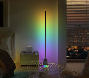 Lámpara de Pie de Esquina RGB, Moderna e Inteligente, Luz LED Ambiental, Negro Brillante - Product Image 1