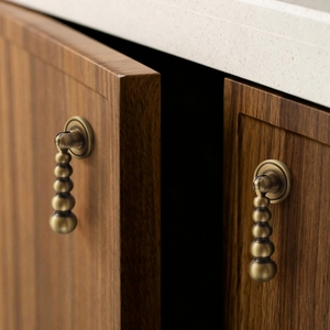 Boutons de meuble vintage en laiton massif de style français du milieu du siècle, poignées rondes pour armoire en cuivre pur, poignées de porte de placard, boutons de tiroir - Product Image 4