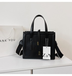 Bolsos de mano informales para mujer, nuevos bolsos de moda para mujer con decoración de cadenas, cierre abierto, superventas, bolsos de hombro para mujer - Product Image 4