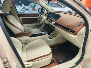 Ora Good Cat 400km <span class=keywords><strong>Venus</strong></span> Auto 2021, Hatchback Elettrica Cinese Usata, Design Retrò Chic e Autonomia Affidabile, EV Elegante - Product Image 6