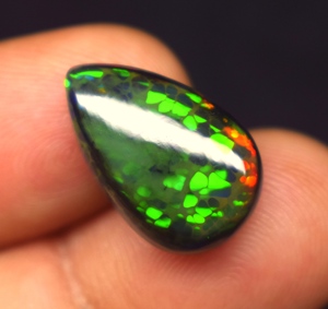 Ópalo Natural de Alta Calidad de 6.3 CT, Corte Ovalado, Cabujón, Gema Suelta de 18.4*11.9*6 mm, Procedente de Rajasthan, para la Elaboración de Joyas - Product Image 1