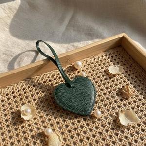 Porte-clés en cuir en forme de cœur Pu pour femme, pendentif cœur - Product Image 3