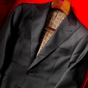 Costume sur mesure gris foncé à carreaux, style italien, simple boutonnage, 2 pièces, en laine VBC, pour homme, idéal pour le bureau ou un mariage - Product Image 1