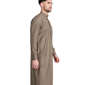 Thobe pour hommes avec capuche | Robe chaude et confortable du Moyen-Orient | Vêtements décontractés et traditionnels | Vêtements islamiques - Product Image 2