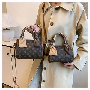 Bolso de Mano de Alta Gama para Mujer - Bolso Boston de Gran Capacidad - Multifuncional, Se Puede Llevar Cruzado al Hombro. 7103-7101 - Product Image 4