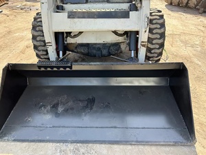 Chargeur polyvalent Bobcat S185 pour projets municipaux et agricoles - Product Image 6