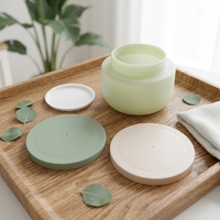 Pot cosmétique en PE doux au toucher, vert sauge mat, 250g (8oz), avec couvercles multicolores, pour gommage corporel et crème – Vente en gros