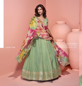 Simar หนักทันสมัยกับลำดับเย็บปักถักร้อยและฟอยล์ Stitch ทำงานโมเดิร์น dupatta สำหรับงานแต่งงานงาน Diwali สำหรับทุกโอกาส - Product Image 4