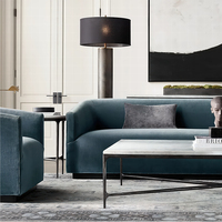 Italienisches Shelter-Arm-Sofa im Mid-Century-Modern-Stil der 1950er Jahre, quadratisch, aus Holz, mit Samtbezug, luxuriöses, maßgefertigtes Sofa für Villen-Wohnzimmer