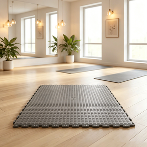 Dalles de sol en PVC colorées, dalles de sol en plastique emboîtables, utilisées pour les sols de garage, en vente - Product Image 1