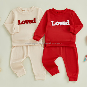 Conjunto de Ropa Infantil con Bordado Personalizado de Bajo Pedido Mínimo, Sudadera con Bordado de Letras para el Día de San Valentín, Pantalones Deportivos, Ropa de Otoño - Product Image 1