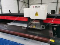 Machine de découpe et de perforation Laser Galvo à grande vitesse pour Textiles techniques ignifuges