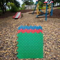 Tapis de sol moderne suspendu antidérapant et imperméable en PP, motif losange, garantie 3 ans, installation par clips pour gymnase scolaire