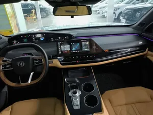 Changan UNI-K <span class=keywords><strong>IDD</strong></span> 1.5T Híbrido Usado en China, 5 Puertas, 5 Asientos, SUV, Volante a la Izquierda, Techo Solar, Bajo Kilometraje - Product Image 5
