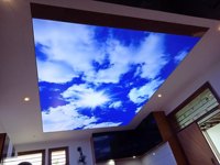 Plafonds tendus en membrane PVC avec cadre en aluminium bleu ciel rétroéclairé par LED, garantie de qualité, boîtes lumineuses, design architectural