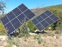 Outdoor-Solarpanel-Nachführungssystem 2-Achsen-Schwerlast-Bodenmontagehalterung mit Wetterbeständigem Linearantrieb