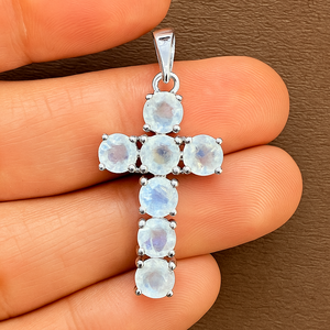 Colgante de Piedra Lunar en Plata de Ley con Baño de Rodio, Engaste de Puntas Redondas de 5 mm - Regalo Minimalista y Elegante para Bodas y Fiestas - Product Image 1
