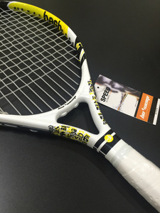 Vente en gros <span class=keywords><strong>Raquette</strong></span> <span class=keywords><strong>de</strong></span> <span class=keywords><strong>tennis</strong></span> junior intégrée en carbone composite <span class=keywords><strong>de</strong></span> bonne qualité <span class=keywords><strong>de</strong></span> <span class=keywords><strong>23</strong></span> <span class=keywords><strong>pouces</strong></span> personnalisée <span class=keywords><strong>Raquette</strong></span> <span class=keywords><strong>de</strong></span> <span class=keywords><strong>tennis</strong></span> en aluminium pour enfants - Product Image 4