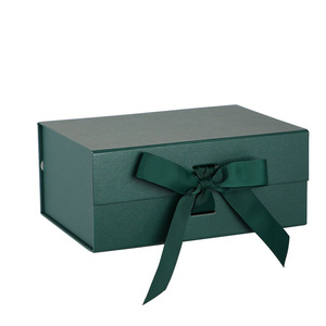 Caja de Regalo Rígida de Lujo Verde con Materiales Reciclados, Grabado en Relieve, Laminación Mate y Cierre Magnético para Empaque de Joyería - Product Image 5