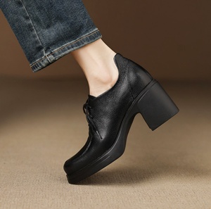 Botines de Piel Vacuna Occidental Personalizados de Moda para Mujer con Forro de Piel de Oveja, Tacón Grueso, Cierre de Cremallera y Diseño Delgado - Product Image 6