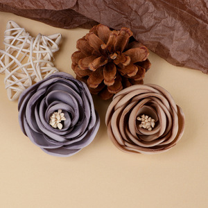 Broche de Rosa 3D, Flores de Tela, Accesorios para el Cabello, Decoraciones para Zapatos, Moda Femenina Otoño 2025, Diseño de Camelia Hecho a Mano en Jinhua - Product Image 4