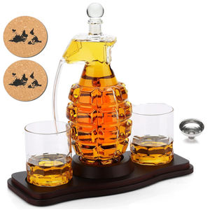 Juego de decantador de whisky, juego de decantador de licor en forma de <span class=keywords><strong>Granada</strong></span> con 2 vasos, regalo para beber Scotch Bourbon para hombres y mujeres - Product Image 1