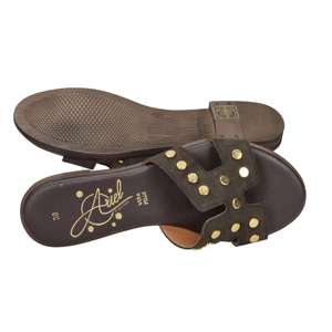 Pantoufles plates marron pour femme Ariel 35 avec détails cloutés - Product Image 6