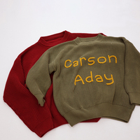 Vente en gros sur mesure hiver joyeux lettre brodée col haut pull tricoté femmes pull de Noël