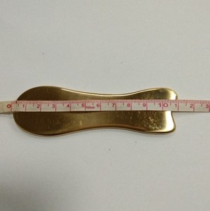 Herramienta GuaSha de Cobre en Forma de Pez, Certificada por la CE, para Raspado Corporal y Masajes para Aplicaciones Terapéuticas - Product Image 4