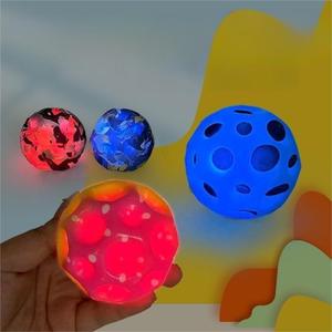 Pelotas Espaciales de Espuma PU de Alto Rebote, Juguetes Sensoriales Antiestrés con Correa para la Muñeca para Niños, Alivio de Presión - Product Image 2