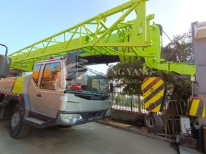 Zoomlion <span class=keywords><strong>Daf</strong></span> 45 <span class=keywords><strong>grue</strong></span> pour enlever les moteurs de véhicule camion <span class=keywords><strong>grue</strong></span> PTO pompe <span class=keywords><strong>grue</strong></span> Ztc250a562 moteur étape Iii 25 tonnes 80 km/h pour camion - Product Image 2