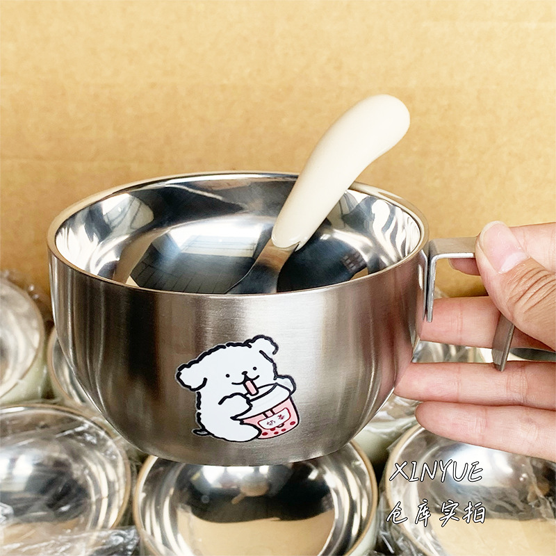 [Chiot buvant du thé au lait] Bol et cuillère à une seule poignée