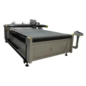 Máquina cortadora de tela completamente automática de tela recubierta de PTFE Máquina cortadora de alfombras y rodillos ciegos