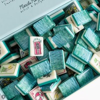 Jeu de Mahjong Américain en Acrylique Vert Émeraude avec Illustration Tropicale de Bord de Mer – Jeu de Table de Luxe, Cadeau, Vente en Gros