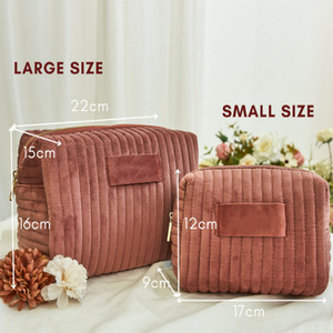 Regali fantastici borsa personalizzata <span class=keywords><strong>per</strong></span> il trucco in velluto con Logo dorato pochette alla moda accessori <span class=keywords><strong>cosmetici</strong></span> regalo personalizzato <span class=keywords><strong>per</strong></span> la mamma - Product Image 5